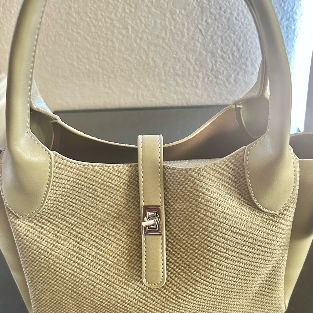 Women’s Cream Tote Bag with Top Handle